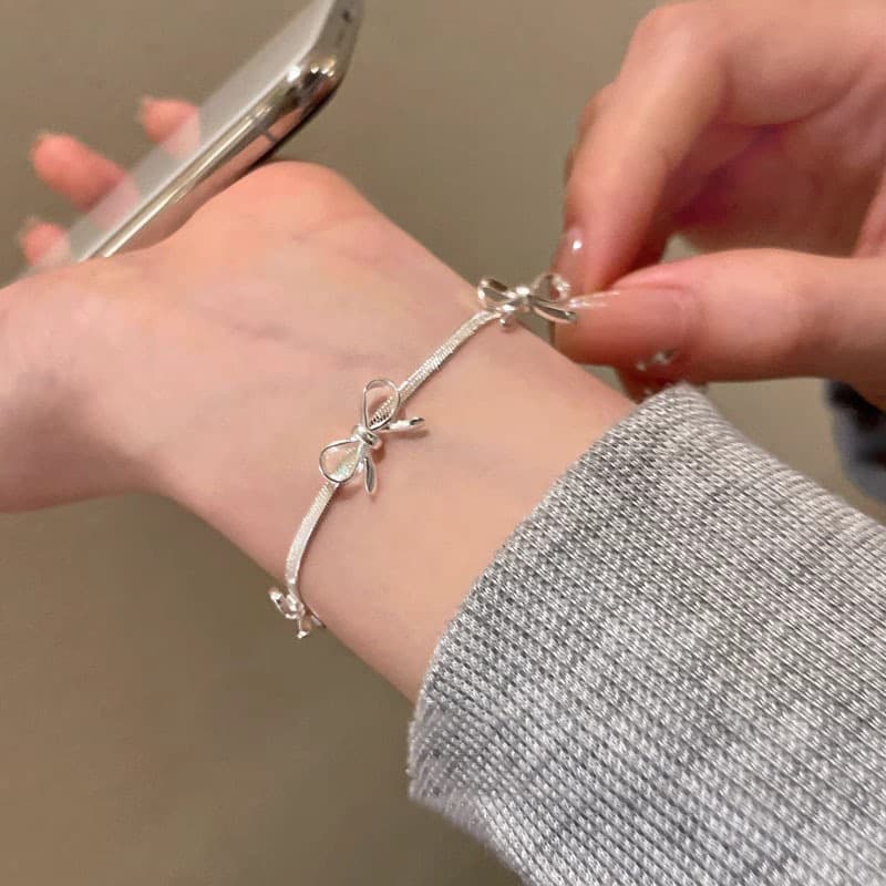 Silver Bow Snake Chain Bracelet — Bracelet minimals from Mowey Studio