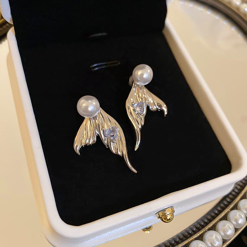 Silver Pearl & Crystal Mermaid Tail Stud Earring — front view