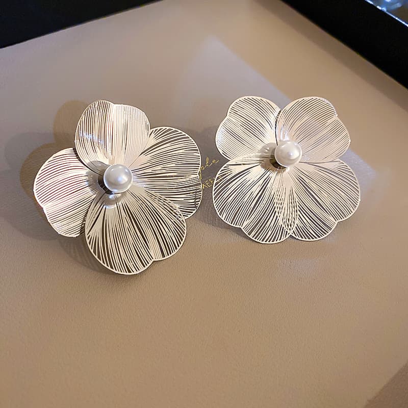 Silver Striped Petal Flower Pearl Centre Stud Earring — front view