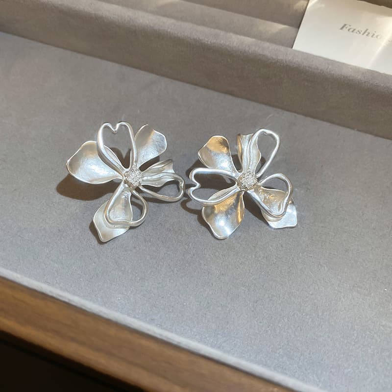 Silver Matte Open Petal Flower Crystal Centre Stud Earring — front view