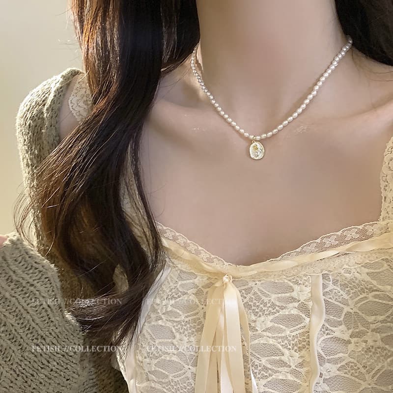 Gold Rose Pearl Coin Pendant Necklace — Necklace pearls from Mowey Studio