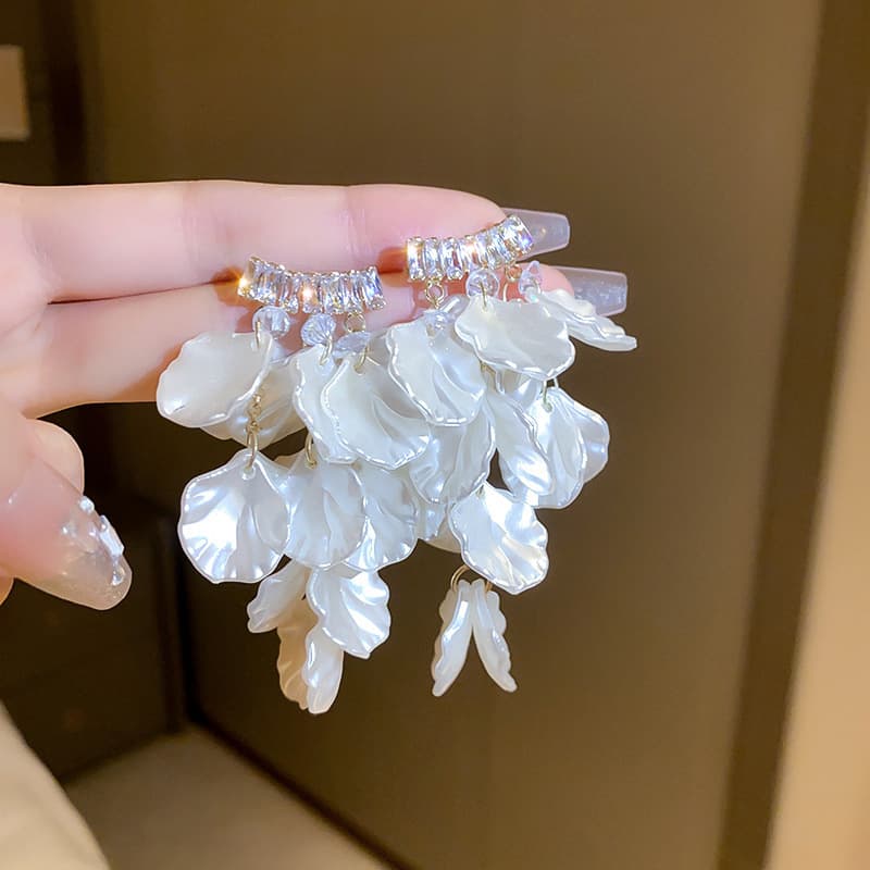 Antique Gold Medallion Shell Petal Drop Earring — front view