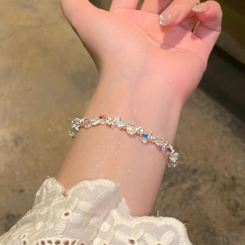 Silver Lightbulb Crushed Bead Chain Bracelet — Bracelet charms from Mowey Studio