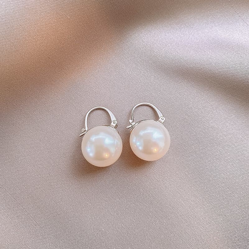 Silver Round Pearl Clip-on Earring — Earring pearls from Mowey Studio