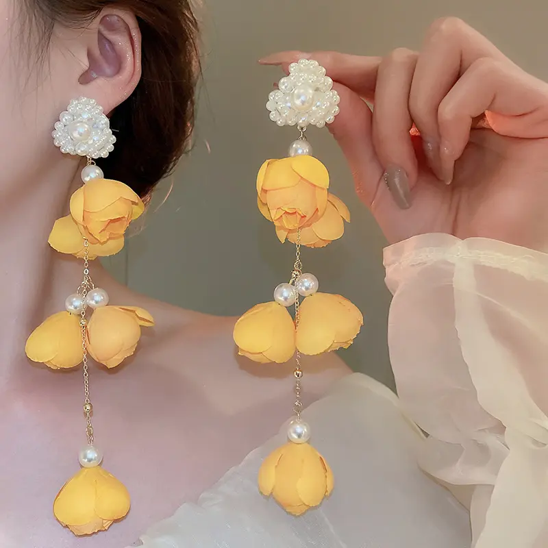 Buttercup Bud & Pearl Heart Chain Drop Earring — front view