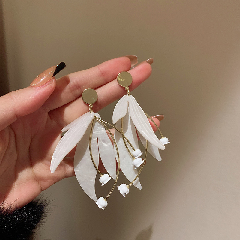 White Leaf & Lily of the Valley Gold Wire Drop Earring