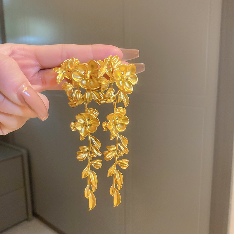 Gilded Wisteria Flower & Leaf Drop Earring