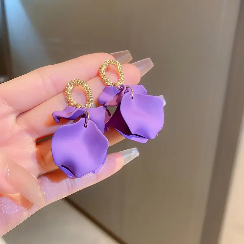 Amethyst Matte Petal Gold Oval Drop Earring — front view