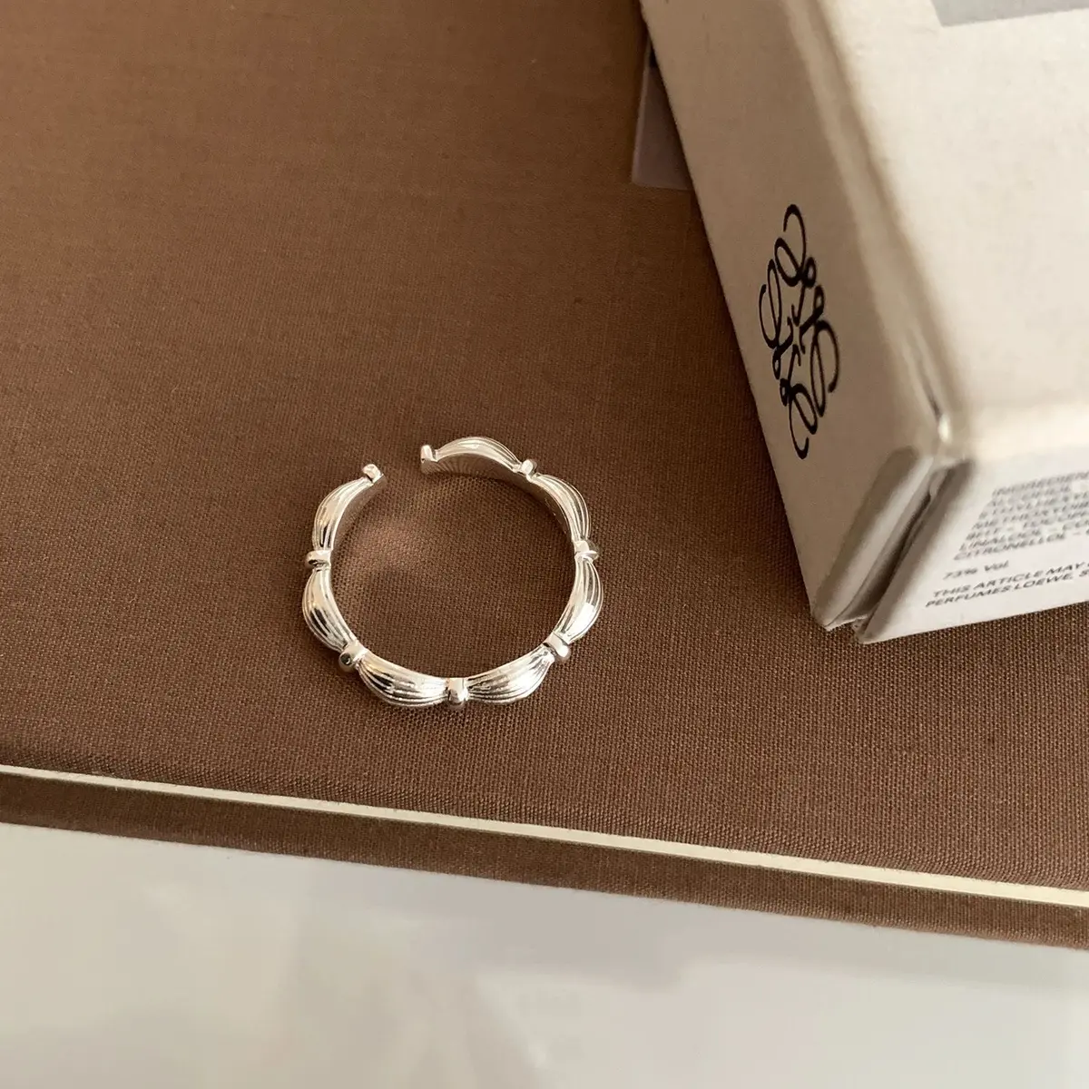 Ribbed Pod Link Open Ring — front view