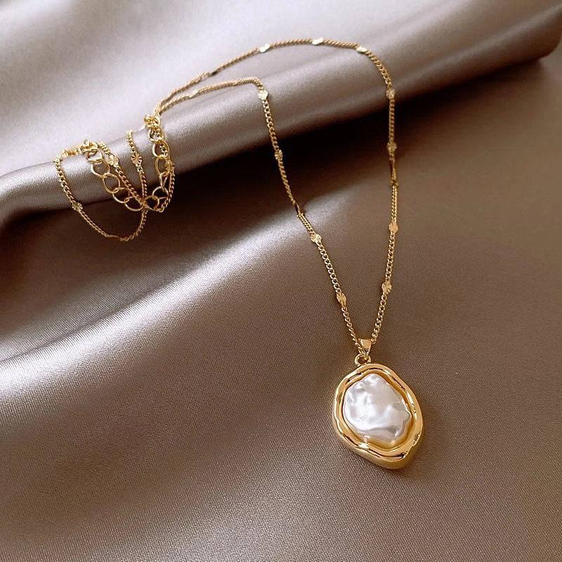 Gold Baroque Pearl Frame Pendant Necklace