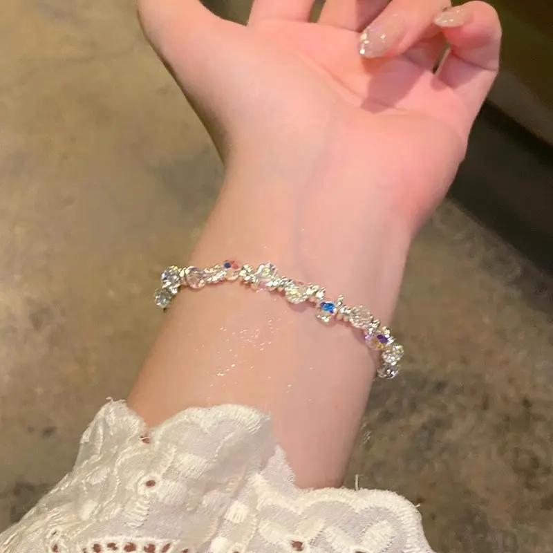 Silver Lightbulb Crushed Bead Chain Bracelet — front view