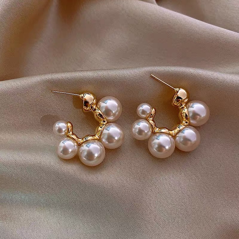 Gold Arc Pearl Stud Earring