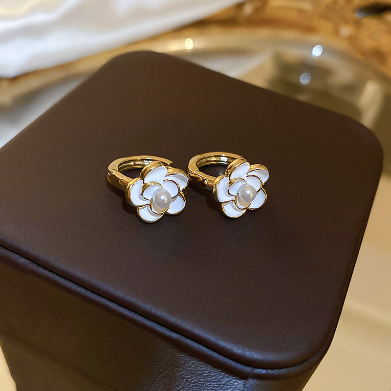 White Camellia Pearl Clip-on Earring