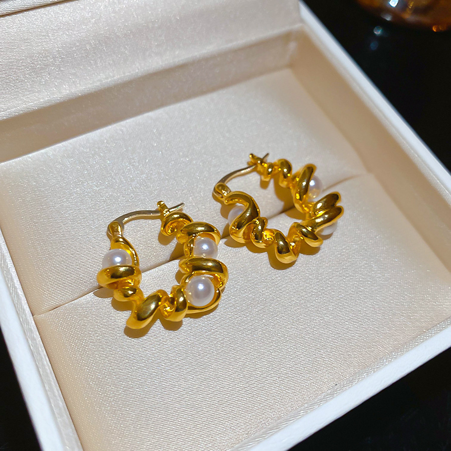 Gold Twisted Hoop Pearl Clip-on Earring