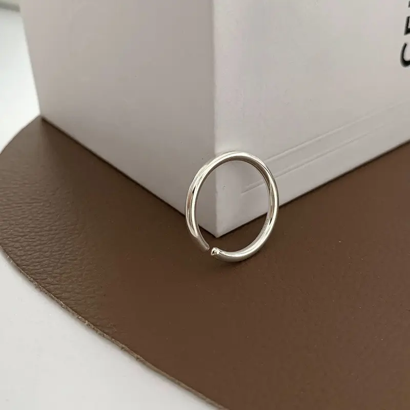 Polished Arc Wire Silver Ring — front view