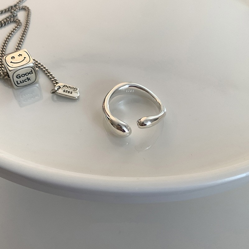Smooth Teardrop Arc Silver Ring